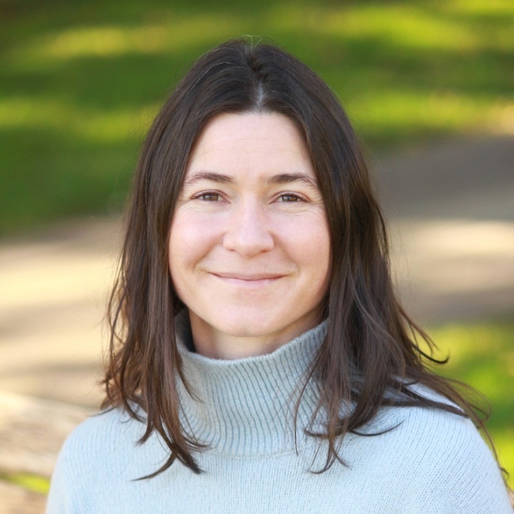 Danielle Johnson Headshot