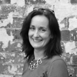 Debbie Ward headshot