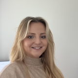 Ellie Grimes Headshot