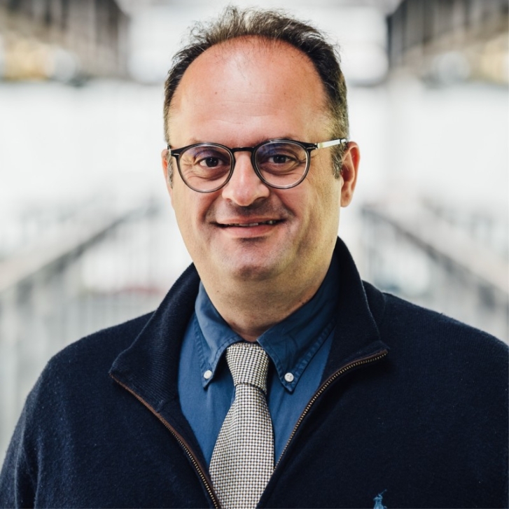 Georgios Kapogiannis Headshot