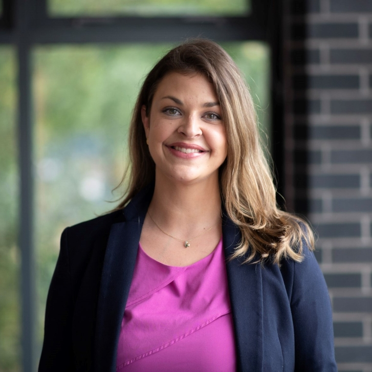 Michaela Lindridge Headshot