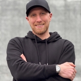 Chris Hazell headshot